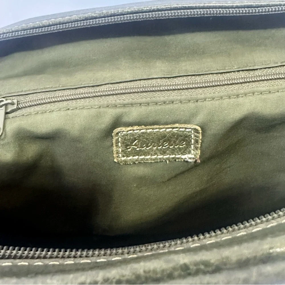 aurielle olive green leather backpack vintage 80’s 90’s distressed bag